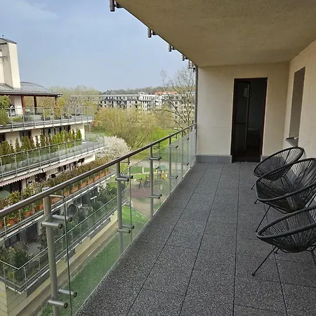 Bulwary Wiślane Kraków Apartament Ludwinowska przy Forum by Noclegi Renters-3
